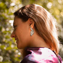 Carregar imagem no visualizador da galeria, brincos guitarra portuguesa em azulejo e prata, cristina r nuño