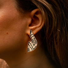 Carregar imagem no visualizador da galeria, brincos guitarra portuguesa em azulejo e prata, cristina r nuño