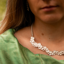 Carregar imagem no visualizador da galeria, colar colmeias em prata cristina r nuño